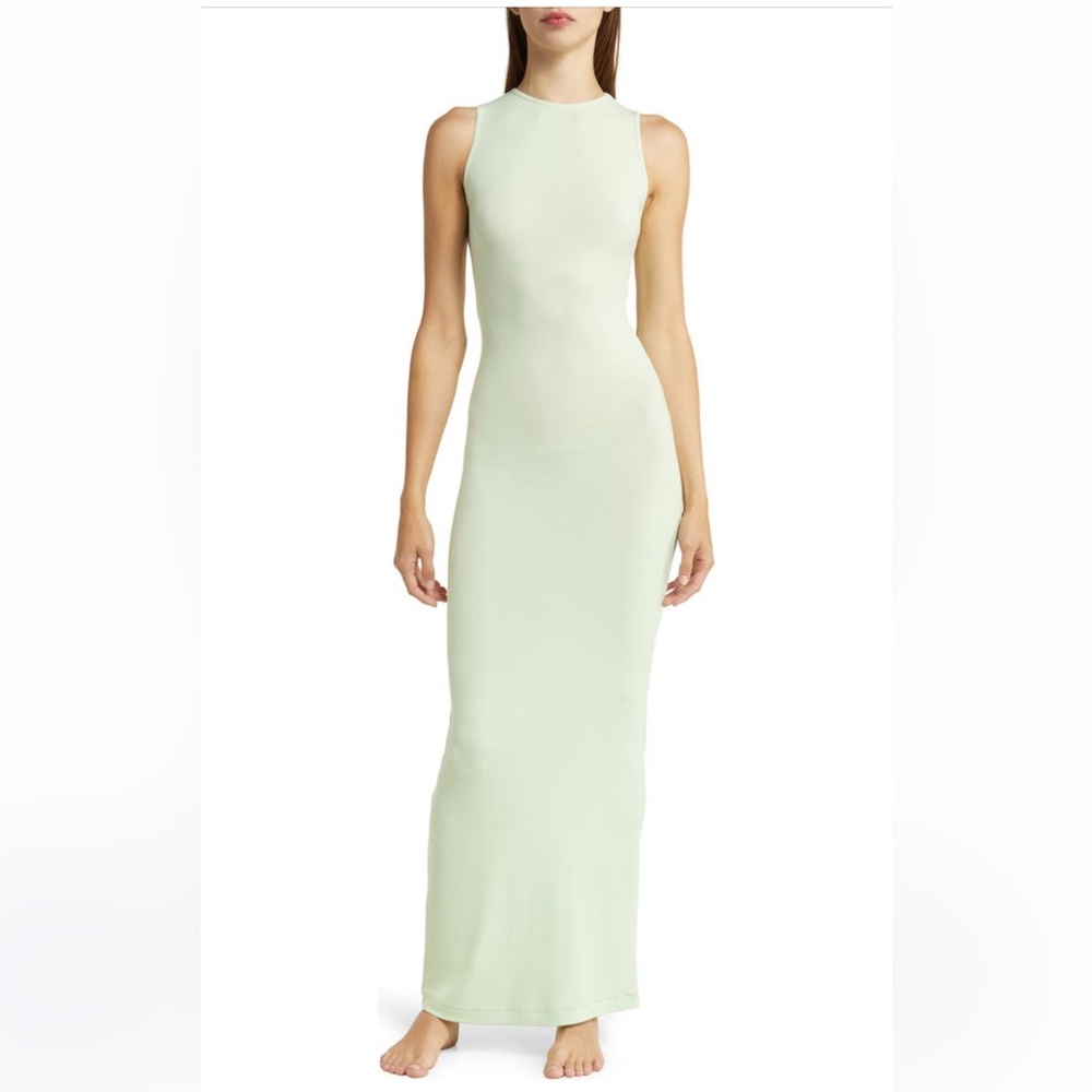 NWOT - skims soft lounge maxi dress